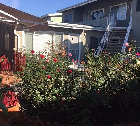 Cozy, quiet 4 unit building