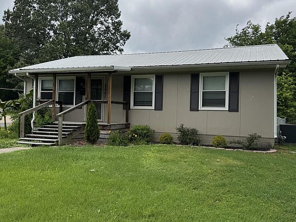2nd image of 2941 Virginia St