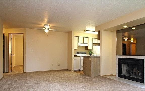 3rd image of 10107 E 8th Ave APT 31