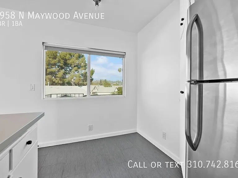 4958 N Maywood Ave — Photo 4
