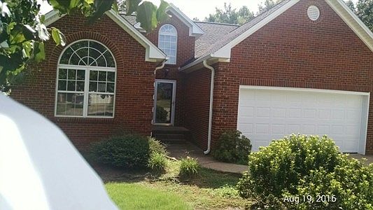 1st image of 261 Glen Crest Dr