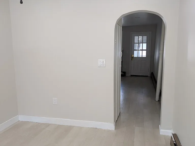 21 W Carroll St — Photo 2