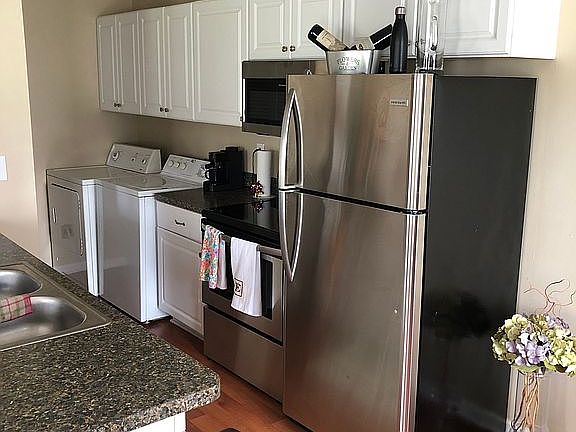 5th image of 2976 Elmwood Ct #A