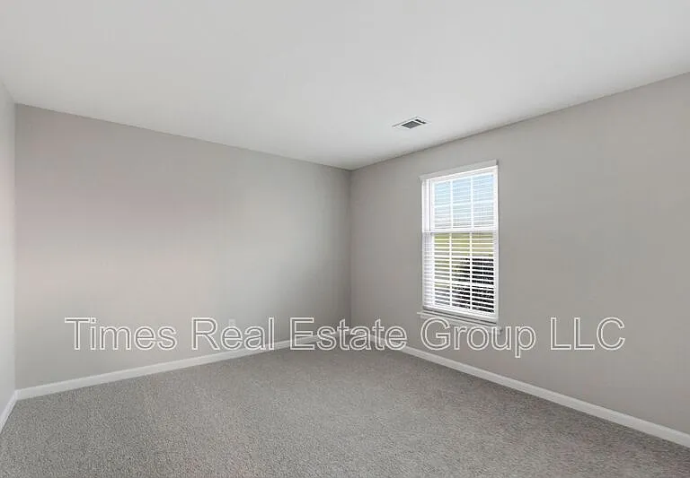 136 Brookfield Ct — Photo 28