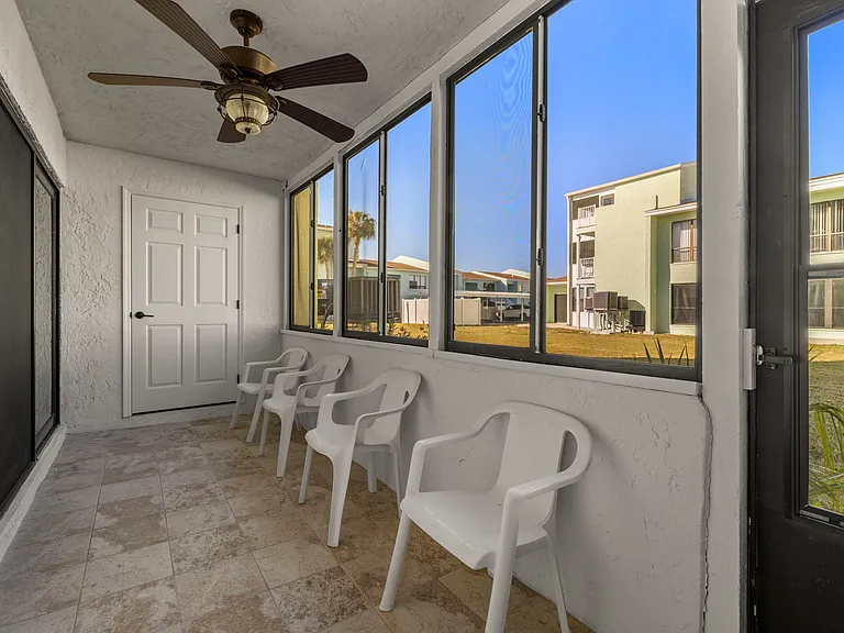 1 Windrush Blvd #19 — Photo 33