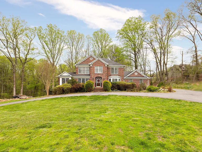 13576 Highland Rd — Photo 69