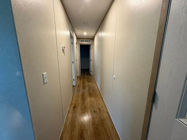 436 Selkirk Dr — Photo 12