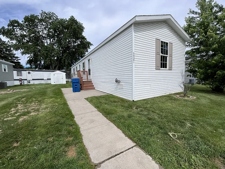 Rudgate Manor — Photo 42