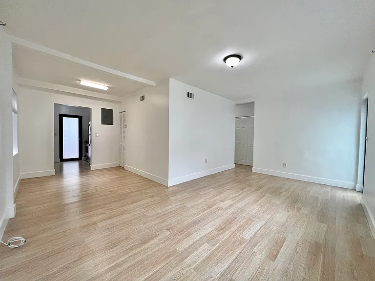 877 80th St #4 — Photo 2