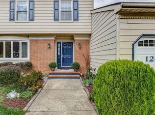 124 Hickory Rd, Somerset, NJ 08873