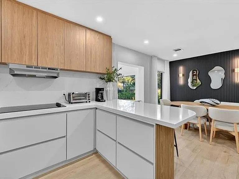2601 SW 26th Ln #2601 — Photo 14
