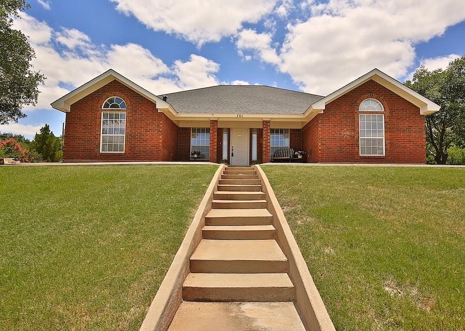 1st image of 701 Green Valley Dr