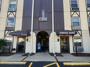 4012 Dupont Cir APT 310, Louisville, KY 40207