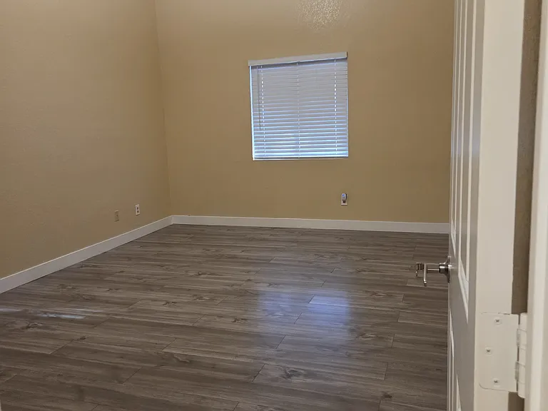 1823 Ruby Ln — Photo 20