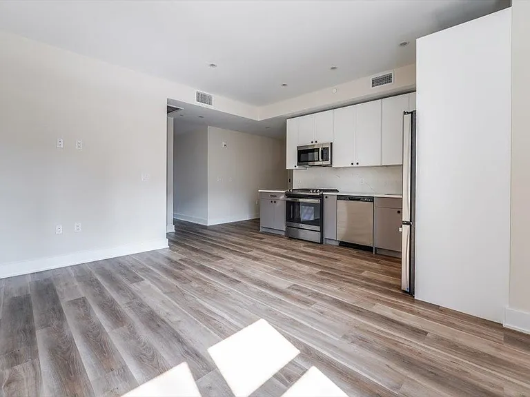 237 Washington St #401 — Photo 4