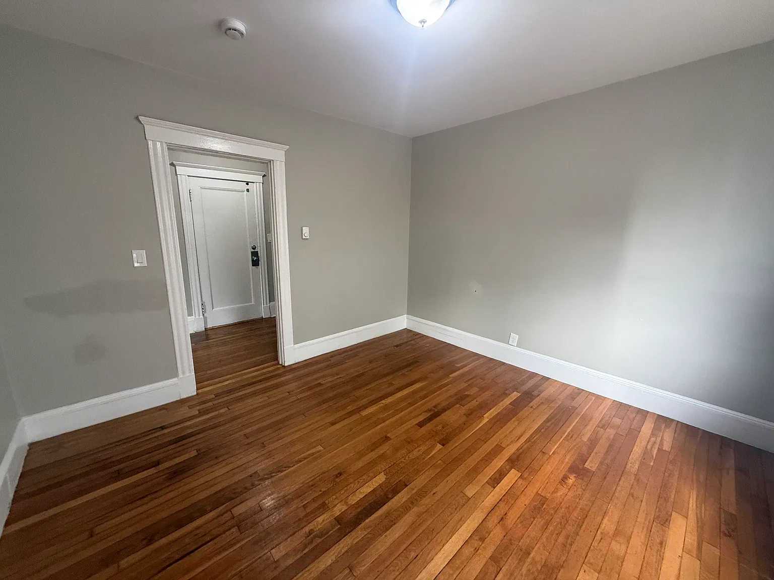 3 bed, 800 sqft, $2,500 — Photo 4
