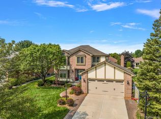 48549 Thorncroft Dr, Macomb, MI