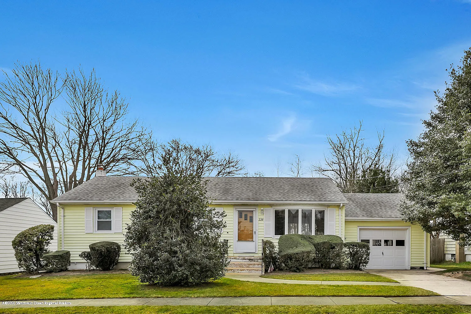 220 Laurel Pl photo 1