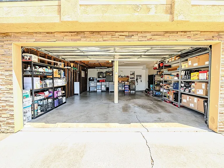 1901 Celeste Ln — Photo 45