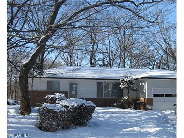 19501 Upper Valley Dr photo 1