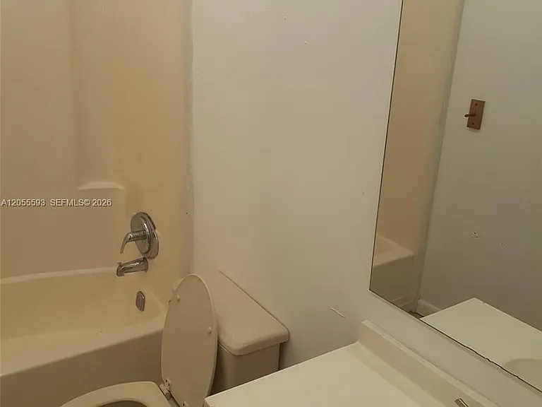 2800 NW 56th Ave #H404 — Photo 6