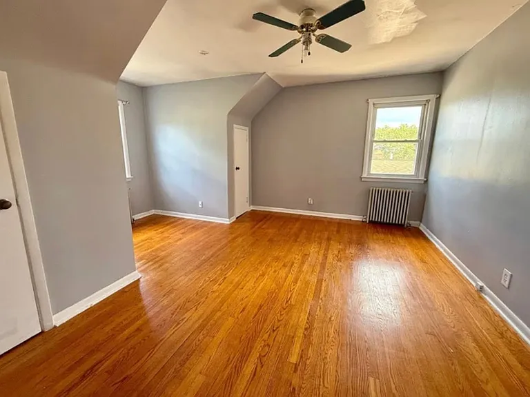 107 Warren St #2 — Photo 4