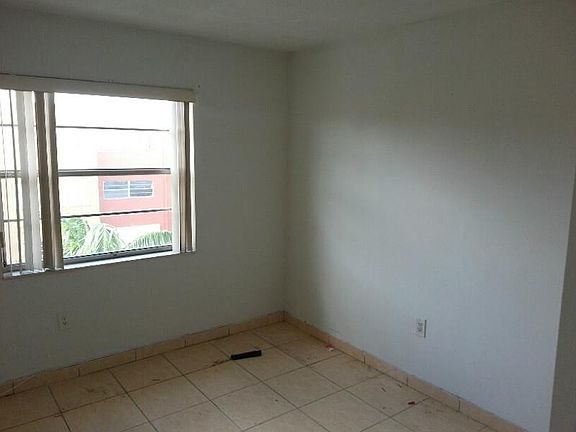5th image of 495 NW 72nd Ave APT 406
