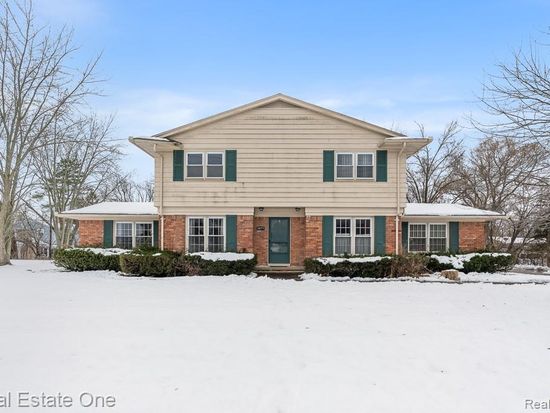28777 W Eleven Mile Rd, Farmington Hills, MI 48336