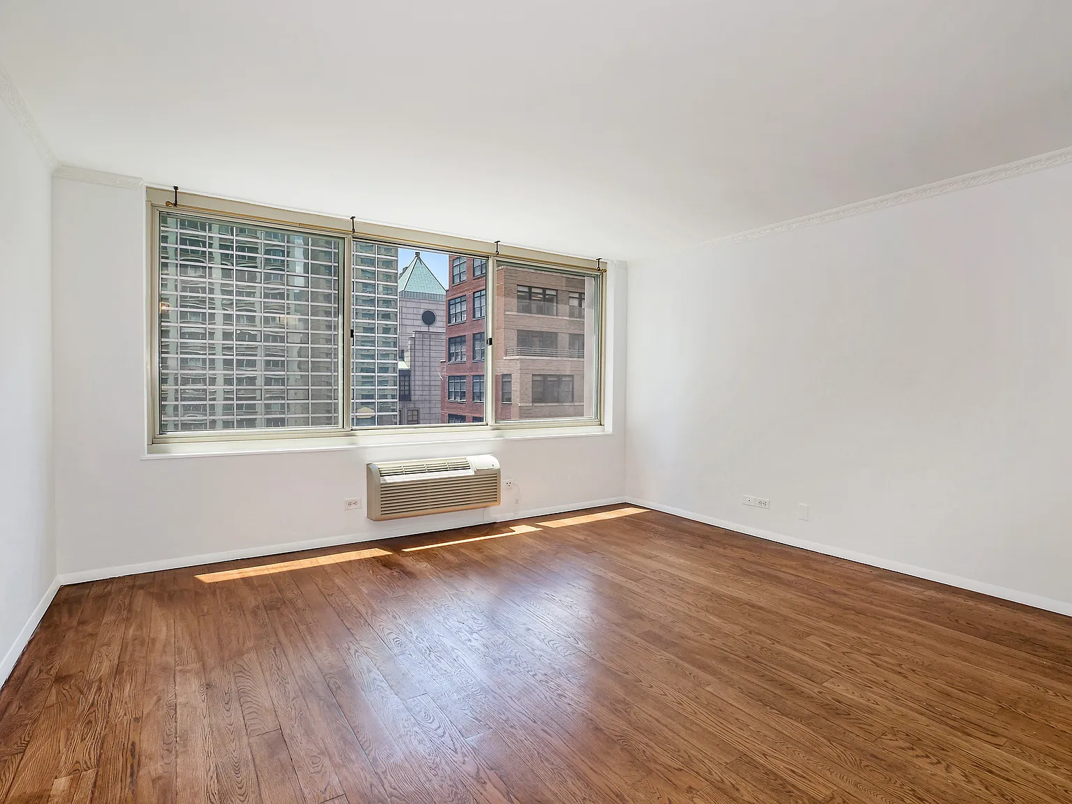 333 East 45th Street — Photo 2