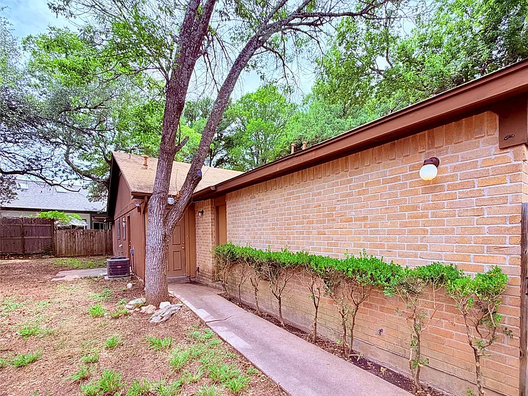 6503 Columbia Oaks Ct #A — Photo 24