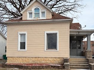 372 N Hickory St APT 2, Joliet, IL 60435