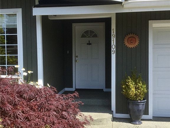 2nd image of 19109 Dellwood Dr