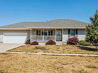 306 E Kayla Ln, Prairie City, IA 50228