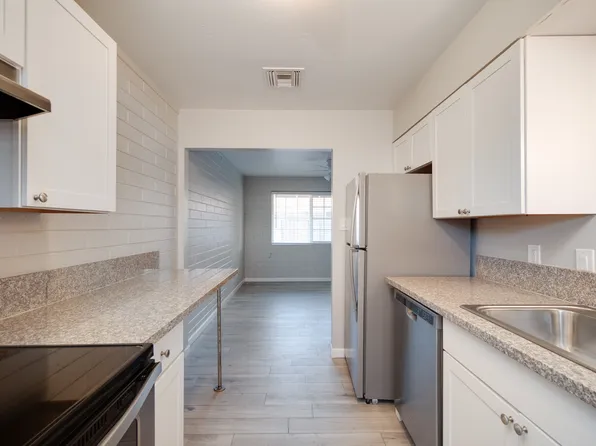 933-945 S Farmer Ave