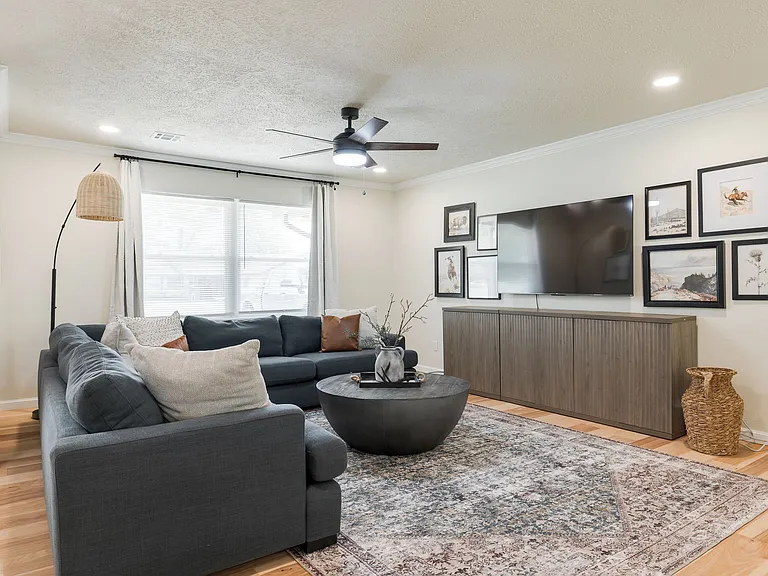 3005 Berkshire Way — Photo 4