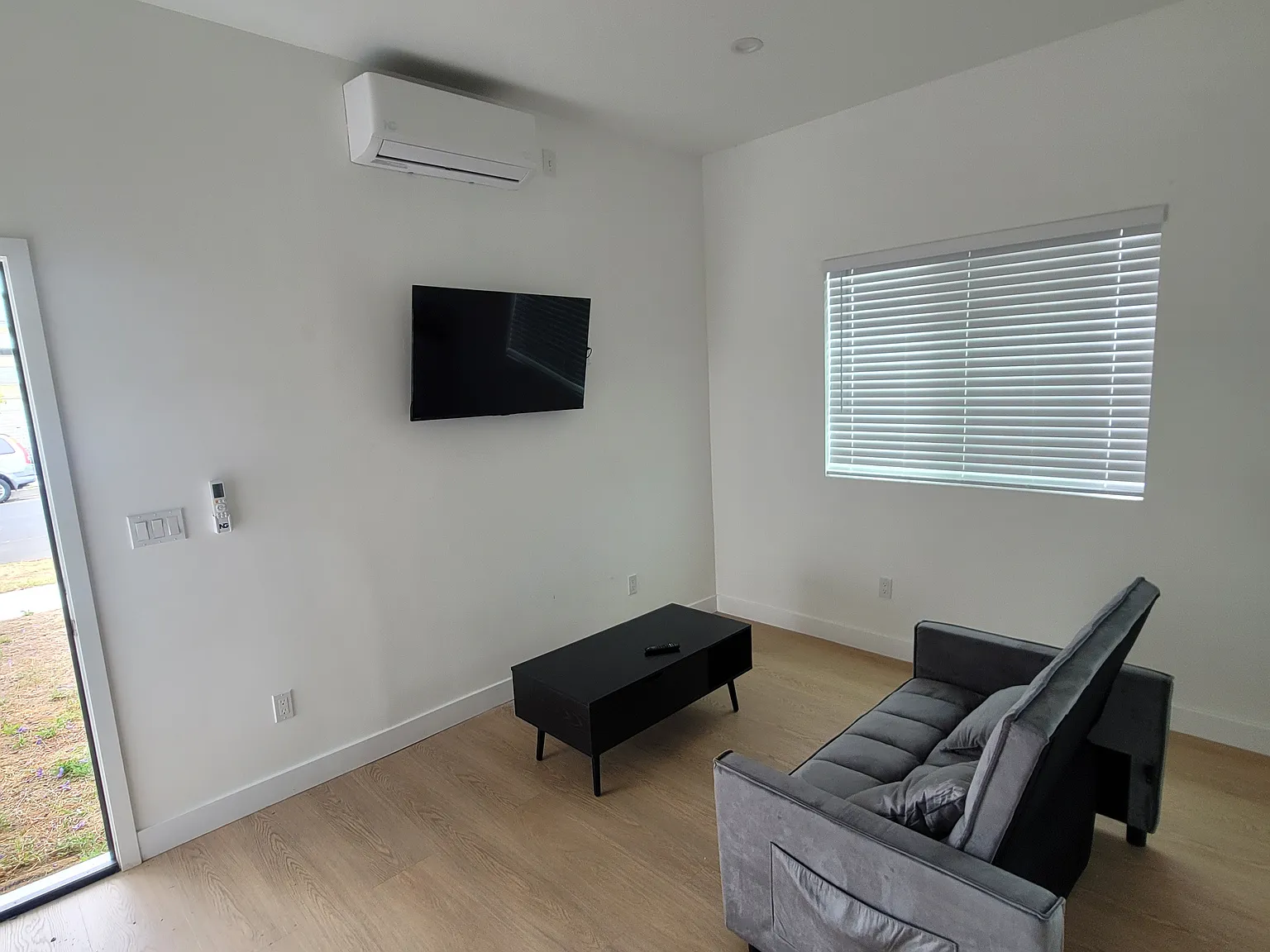 1 bed, 550 sqft, $2,490 — Photo 1