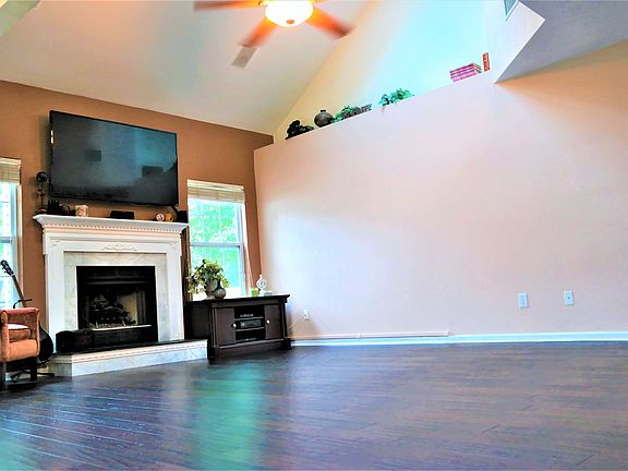 2nd image of 101 Saint George Dr