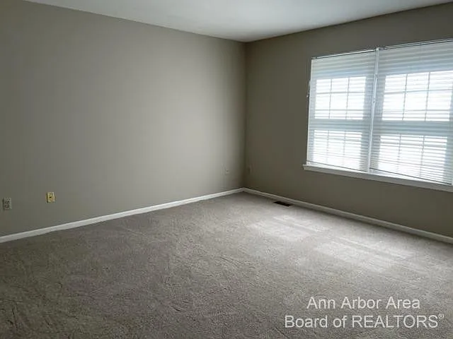 4299 Pine Ridge Ct — Photo 11