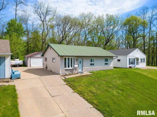 3010 W 2nd St, Davenport, IA 52804