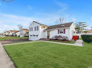87 Forest Rd, Valley Stream, NY 11581