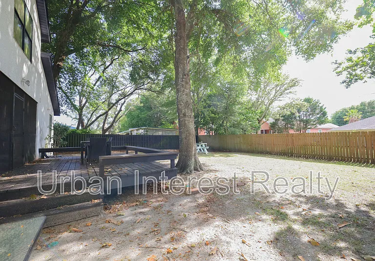 505 Beach Dr — Photo 19