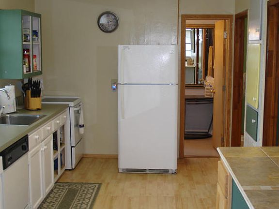 5th image of 375 Royal Oak Ln