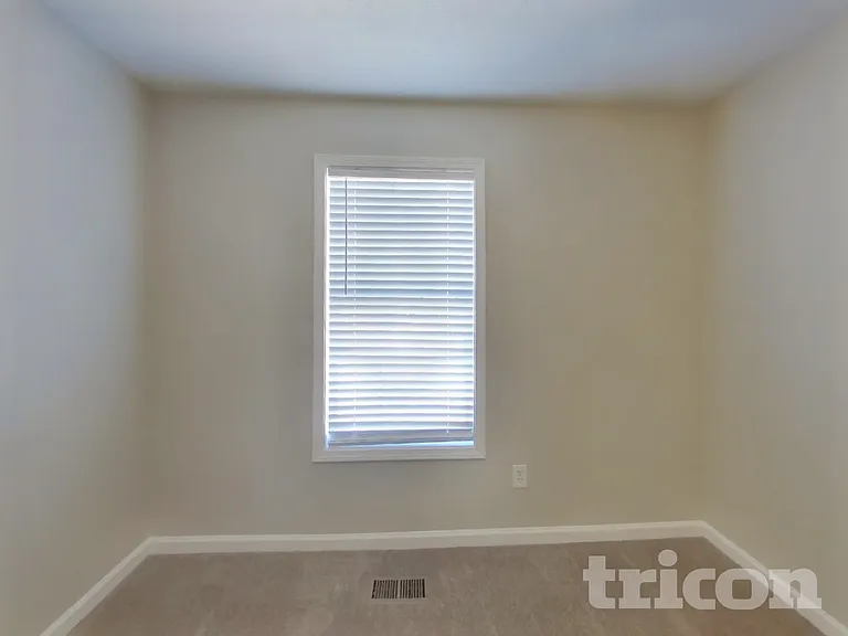 204 Campbell Dr — Photo 12