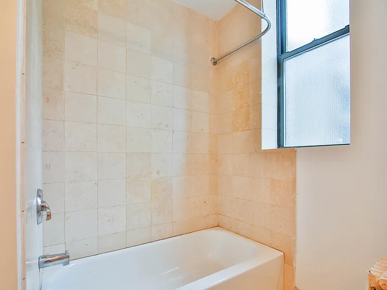 135 William St #13A — Photo 11
