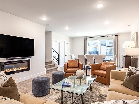3rd image of 1398 E Gambel Oak Way