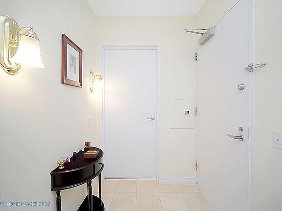 4th image of 512 N McClurg Ct APT 704