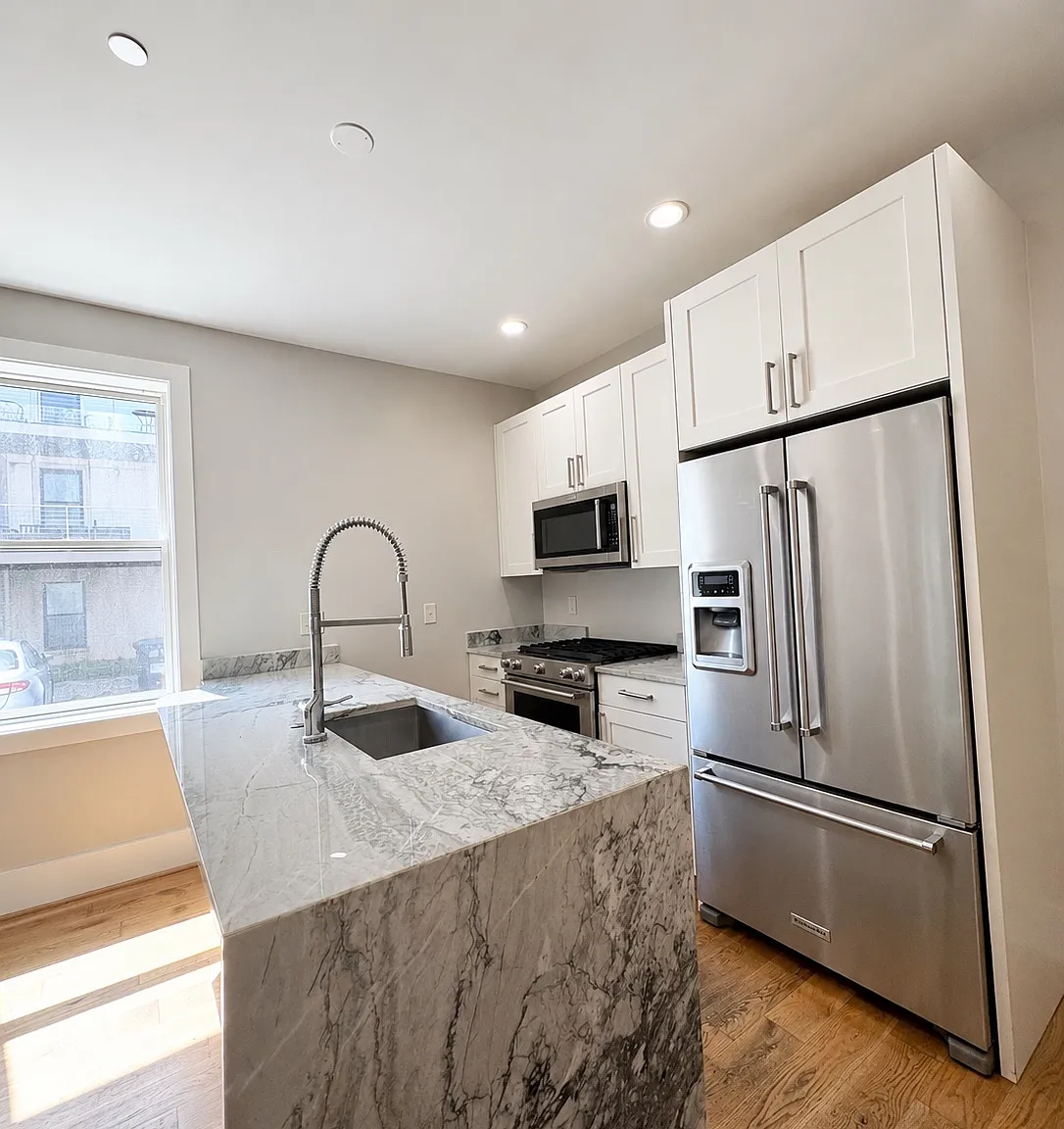 3 bed, 1500 sqft, $3,990 — Photo 3