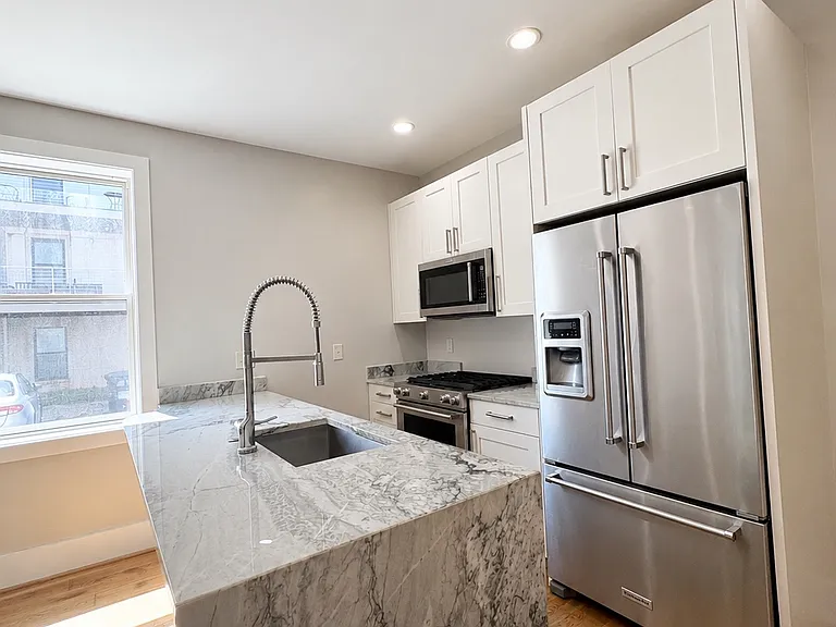 1159 Oates St NE #1A — Photo 3