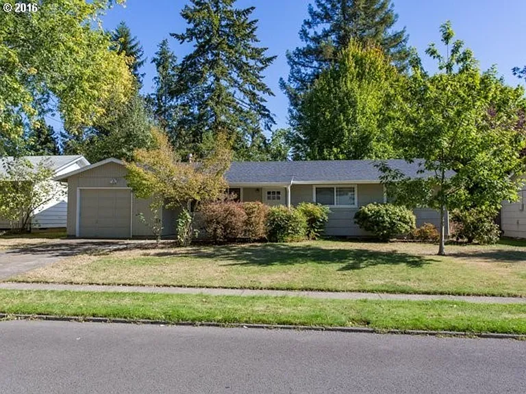 2520 SW Edgemoor Ave — Photo 2