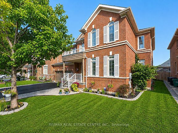 3rd image of 7 Prince Edward Blvd